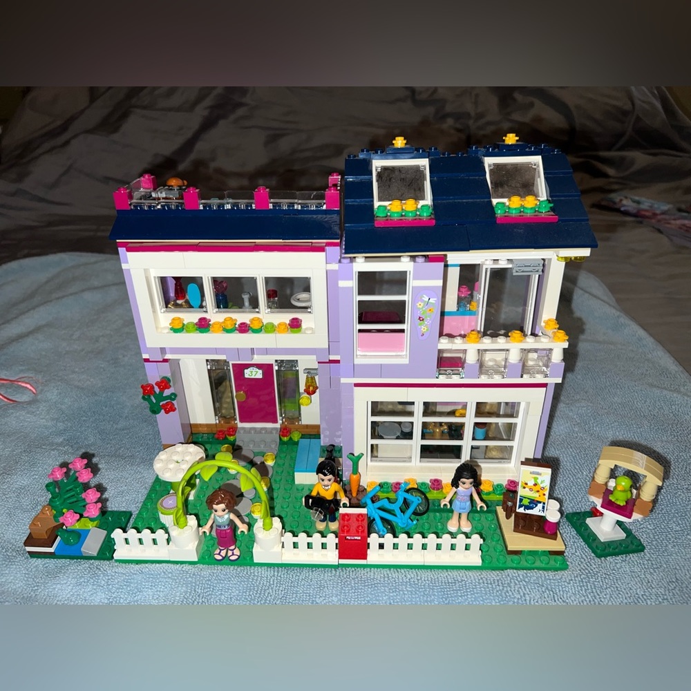 LEGO Friends Emma's House (41095) (Retired set)
